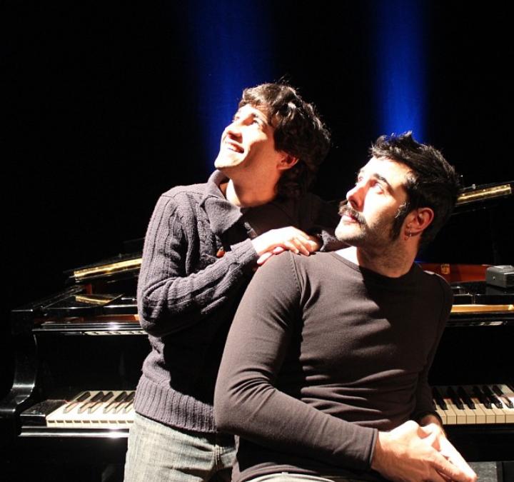 GabrielPesoESP's tweet photo. Hoy toca Teatro #musicahumor en Fuera de Sitio 3.0 (foto Baúl de los recuerdos)  https://t.co/fmpfQFYN8h https://t.co/5684bZYIqX