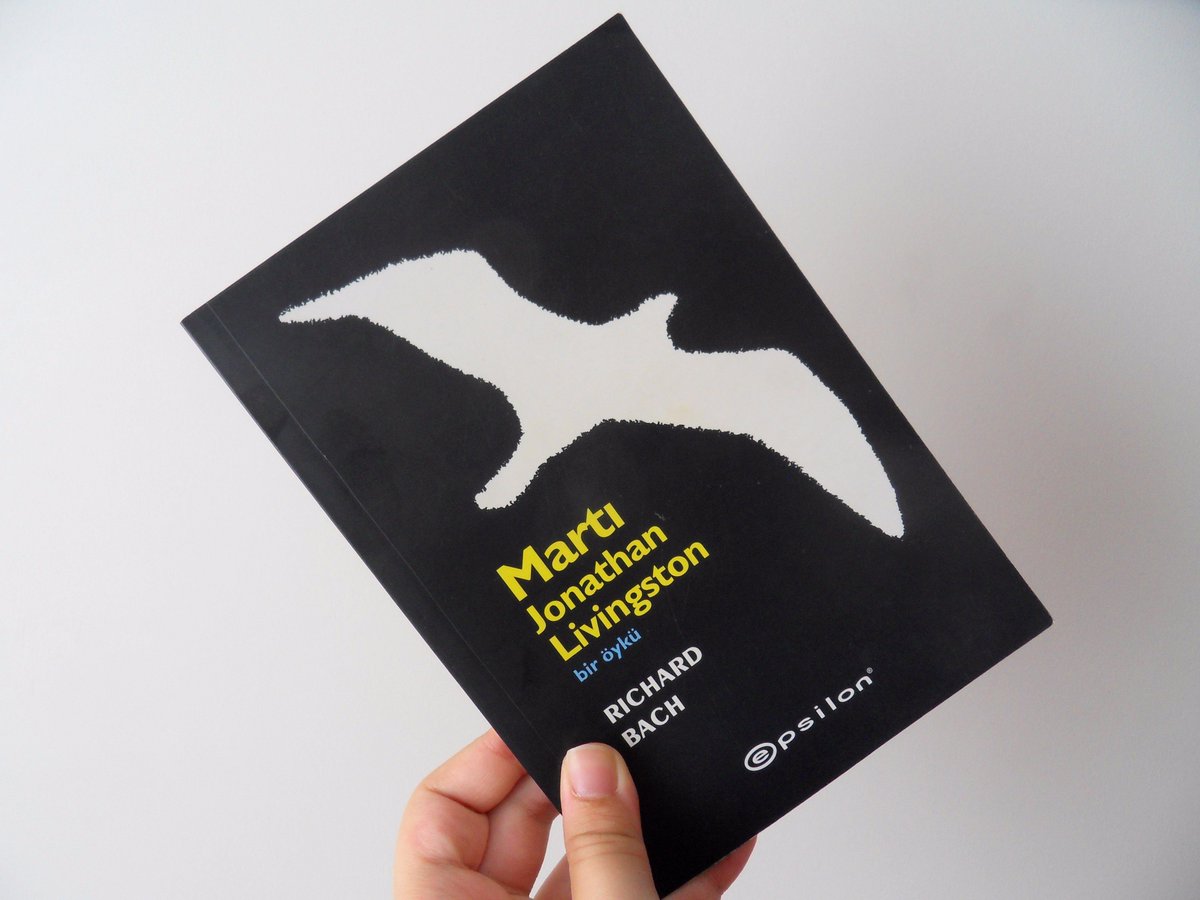 KitapVeKitap's tweet photo. Martı Jonathan Livingston, bizim lise edebiyat sınavlarımızda sorulan kitaplardandı. Sizin hayatınızdaki yeri nedir? https://t.co/fIEtr5xoL3