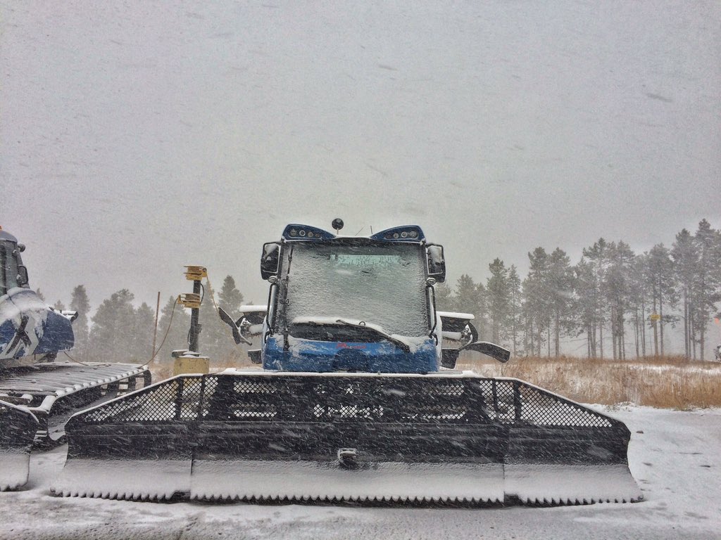 breckenridgemtn's tweet photo. Last night's storm led to some good accumulation this morning. Who's ready to get the season started? #BreckSnow https://t.co/7fXHfJdWcN