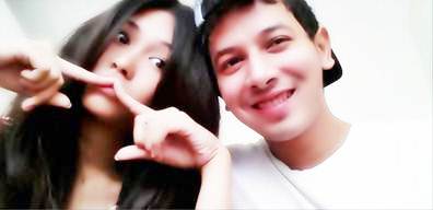 siolive_43's tweet photo. ka Olive S.Pd @siolive_ #siolive_ #hbd23th #28Oktober #happybirthdayolive pose bareng sonny septtian..berteman ya https://t.co/xYDvhsPqJZ