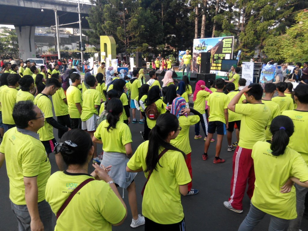 LimitlessTingID's tweet photo. Meriahnya #CFDDago with @ZincActivateYou for #ZincTrailRun @KompasTV @akiniaki @TalentAsia_corp. Before-After BERSIH https://t.co/Wooq87STf1