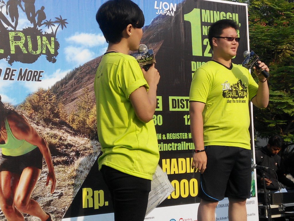 LimitlessTingID's tweet photo. Meriahnya #CFDDago with @ZincActivateYou for #ZincTrailRun @KompasTV @akiniaki @TalentAsia_corp. Before-After BERSIH https://t.co/Wooq87STf1