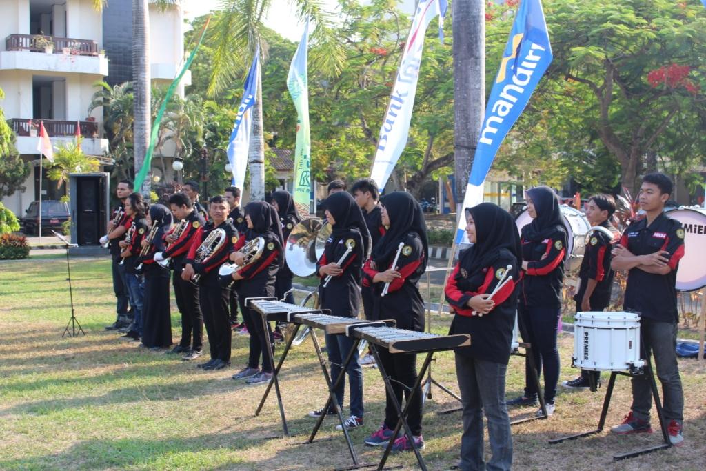 MB_Unram's tweet photo. Upacara SUMPAH PEMUDA 28 Oktober 2015.. Showtime yang lumayan santai,, :-D https://t.co/vFvtdG0oEV