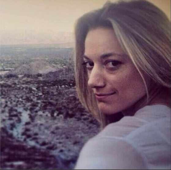 Happy birthday to my goddess!! Beautiful beautiful Zoie Palmer!!! 