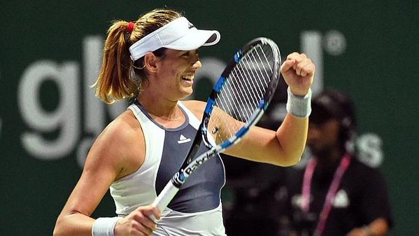 SportSocialClu6's tweet photo. ¡Esta chica es un tesoro!
@GarbiMuguruza Derrota a #Kerber (6-4 y 6-4)
y es lider del grupo #WTAFinals
#VamosGarbine https://t.co/ib0knu5vsU