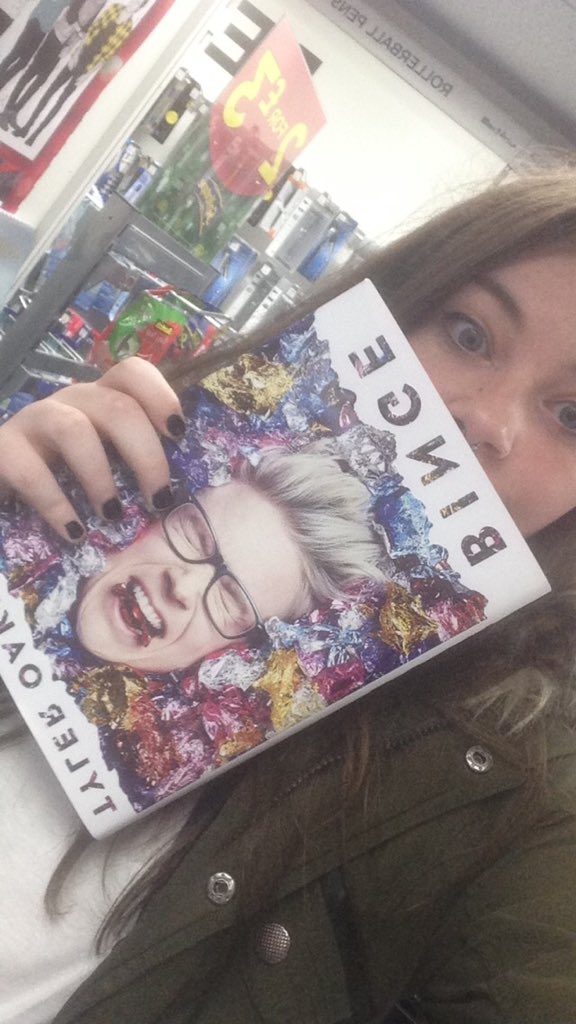 annaxrx's tweet photo. LOOK WHAT I FOUND! #SearchForBinge @tyleroakley https://t.co/Q2y2aO9gz1