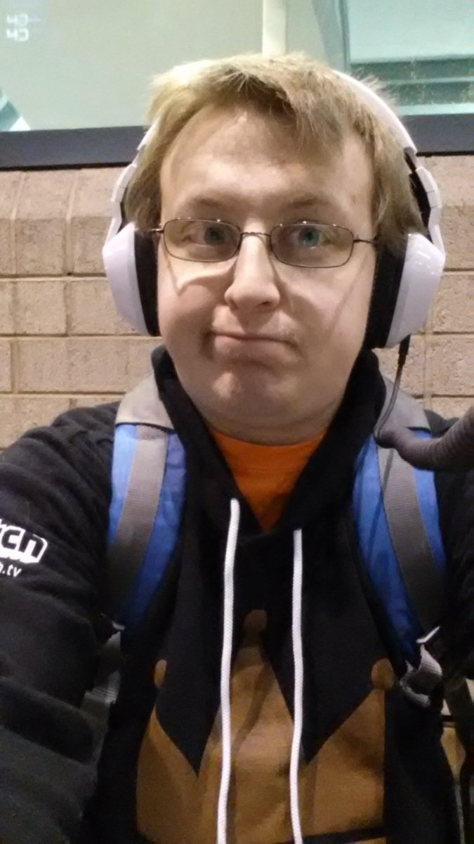 seannosaurusrex's tweet photo. 6:30 AM. Too early. #WhateverFace https://t.co/fAO8zE7GOa