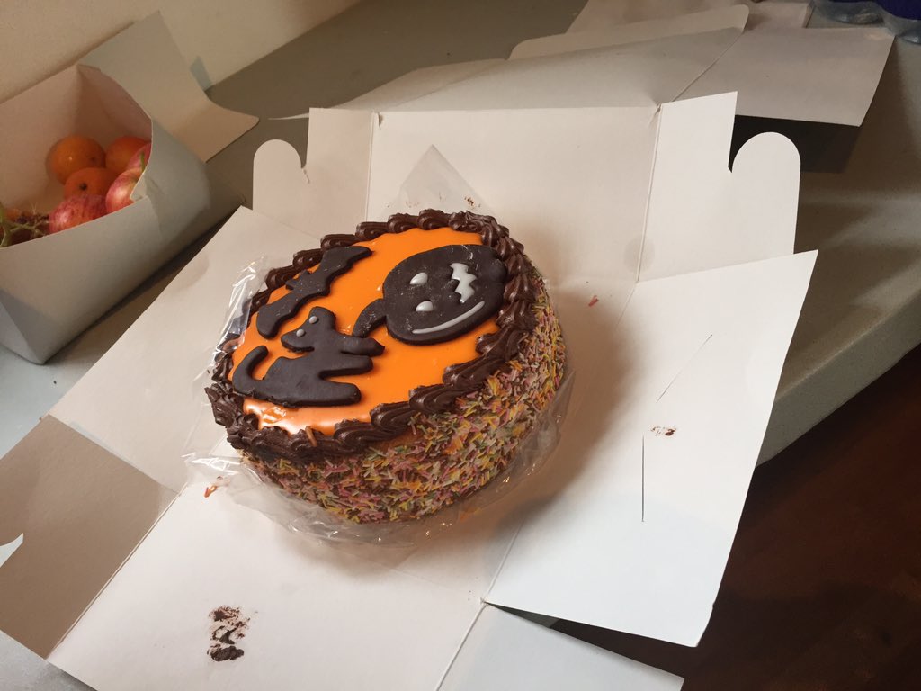 SandyRowTraders's tweet photo. @NICVA policy hack cake supplied by #Truffles @therowyouknow https://t.co/RiXmOXoEC4