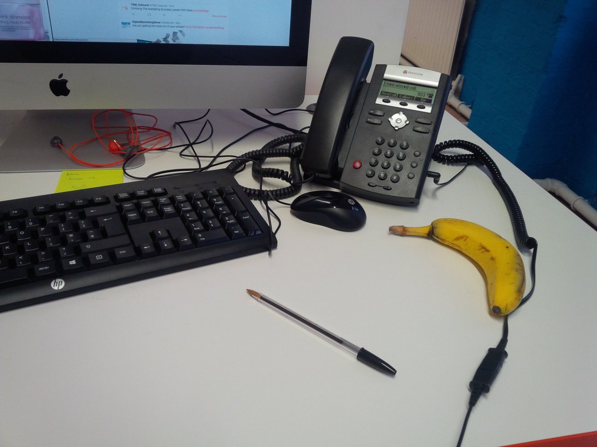 MarisCANDDi's tweet photo. @KristianBurrill @WeAreGekko Can confirm! Banana is a must on a work desk. https://t.co/2RPSSEBr1e