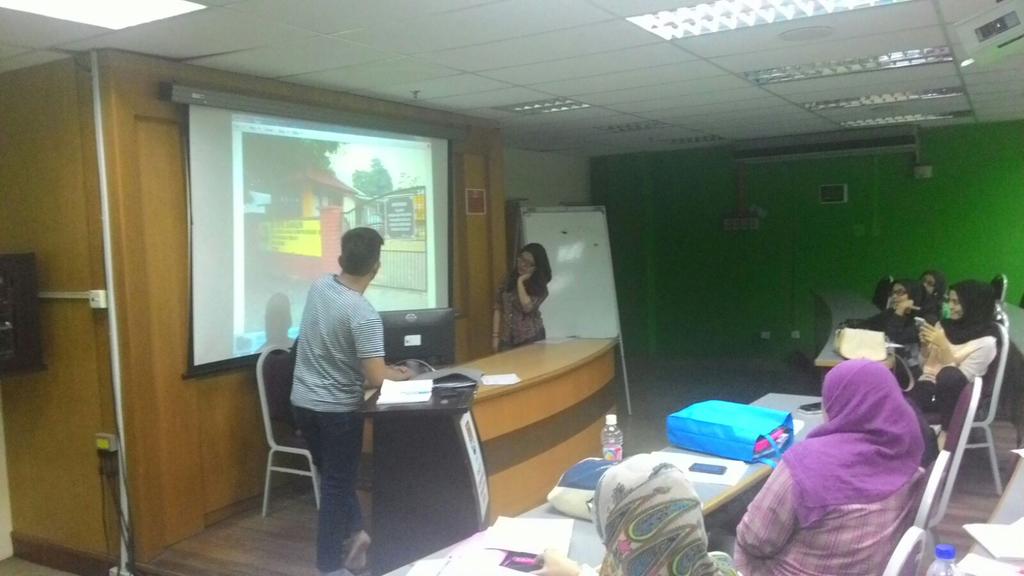 DiscoverBelum's tweet photo. Live update: meeting untuk projek #discoverbelum this november! Setiap biro tengah update progress #BONY2015 https://t.co/sL4YLFTqT2
