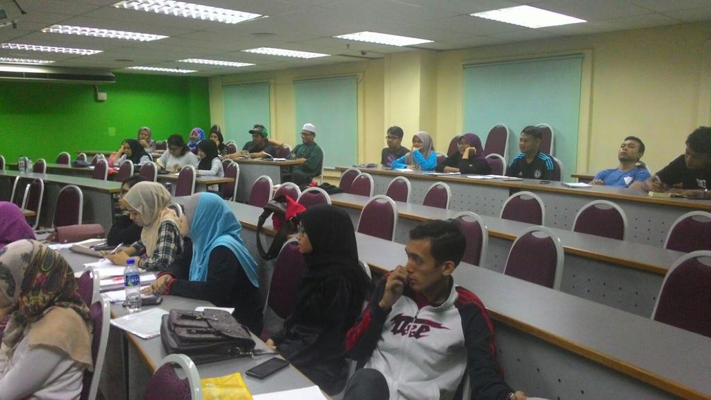 DiscoverBelum's tweet photo. Live update: meeting untuk projek #discoverbelum this november! Setiap biro tengah update progress #BONY2015 https://t.co/sL4YLFTqT2
