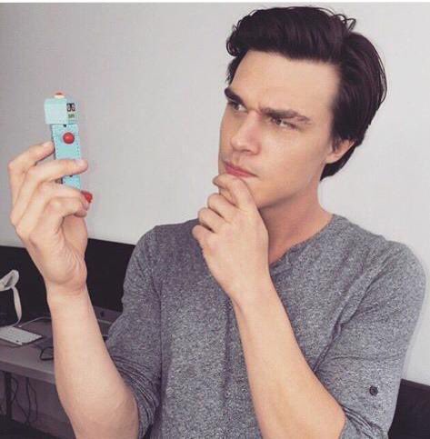 Happy birthday to Finn wittrock. Thanks for being super hot    