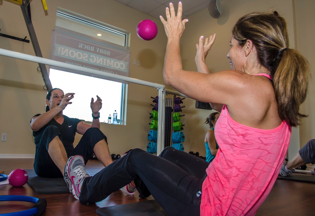 BodyRock_Fit's tweet photo. Happy #humpday ! @BodyRock_Fit will help you get the extra boost you need to push over the hill! #bodyrockfit https://t.co/Lwu4Ldhi70