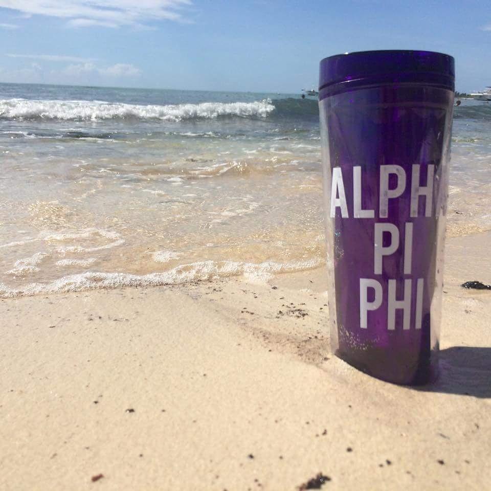 ChilPrint's tweet photo. Stay classy beachside with some of our dazzling #drinkware. Picture by @reagan_bradley #alphapiphi https://t.co/INarZeWNg8