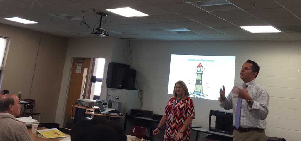 Alvarezhsprov's tweet photo. Thank you @karalee4284 and @EricButash for an inspirational morning of Blended Learning PD. #HighlanderInstitute https://t.co/l48PlbnxjH