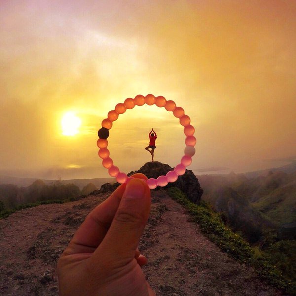 FancyItemsFans's tweet image. purchase the limited-edition pink lokai #lokaihero #livelokai