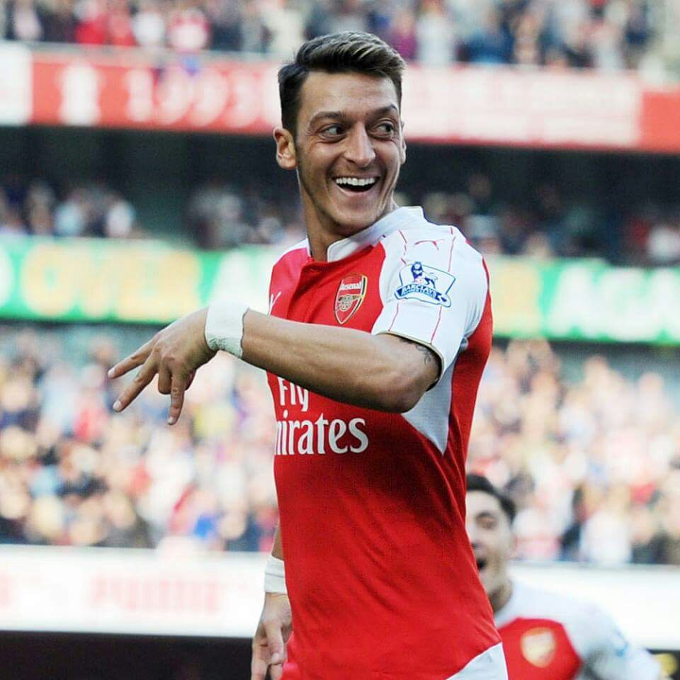 Are we finally seeing the real Mesut Ozil at Arsenal? I really hope so, consistently.. teamstre.am/1i8tQ1Z