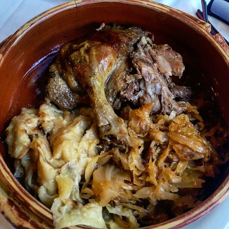 mara_167's tweet photo. Oh ti divna pečena pačetino, drago mi je da se konačno srećemo. @lovac_restoran https://t.co/1aOUg7Ig2G