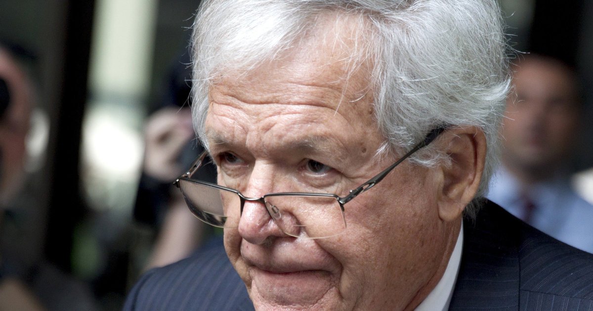 Dennis Hastert pleads guilty in hush-money case huff.to/1Gx0Htt