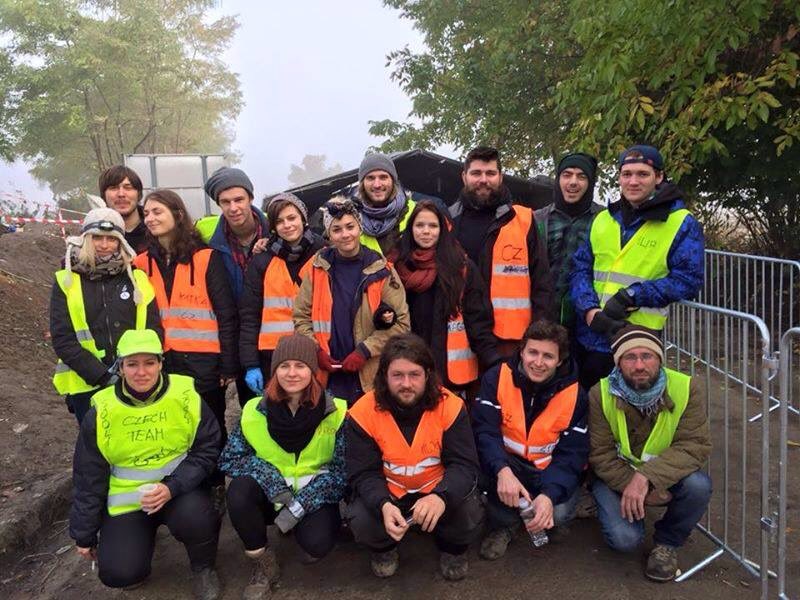beneslenka's tweet photo. Czechteam, kterému fandím! #refugees #Bapska #volunteer https://t.co/yv1BAxXNNm