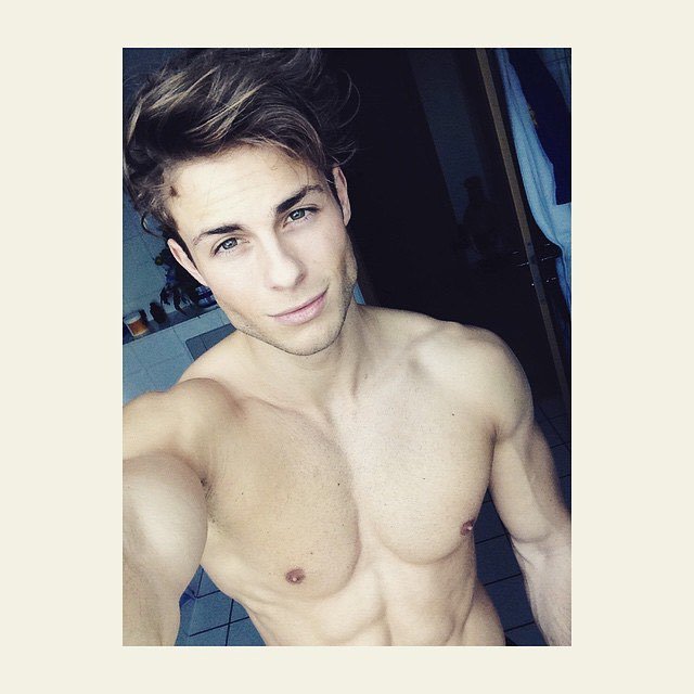 k3shtk4r's tweet photo. Dennis Boeer (@dennisboeer) 🇩🇪 || #models_boys by @m0dels_b0ys https://t.co/78bAqZo26Q