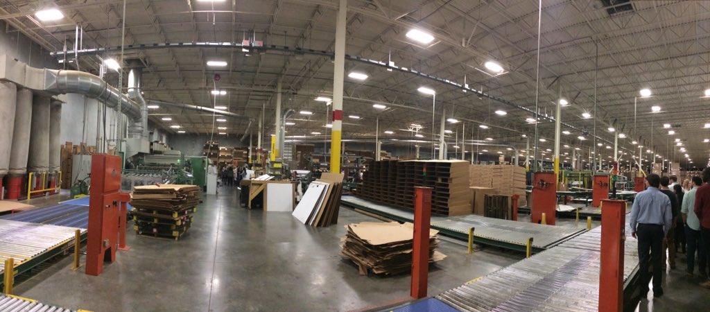 ogwagner's tweet photo. Thanks for the tour of Ferguson Box! Neat to see larger presses similar to the ones in Godfrey. #gcflexo @ClemsonGC https://t.co/KiRYo0Blmz