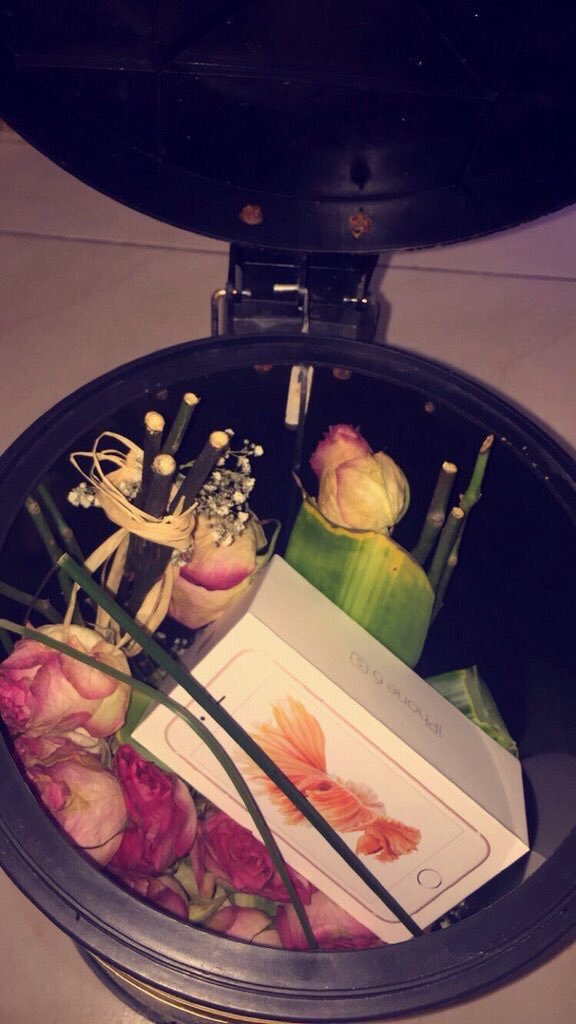 1NotMy's tweet photo. والله ماعندي زبالة لغرفتي https://t.co/TSbVgomZyS