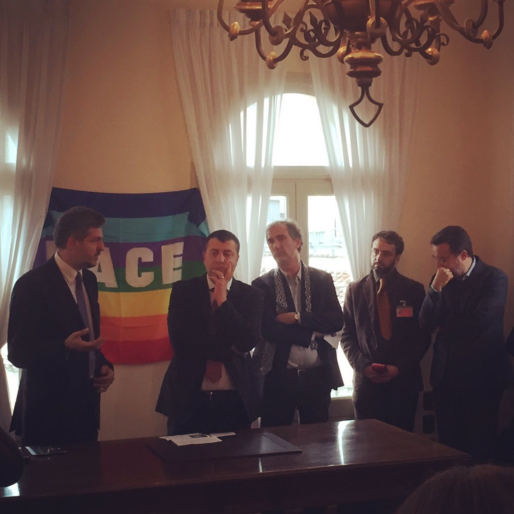 Dedichiamo la nostra sala riunioni a Massimo Paolicelli, amico caro e pacifista, scomparso nel 2013 #Sel #opencamera