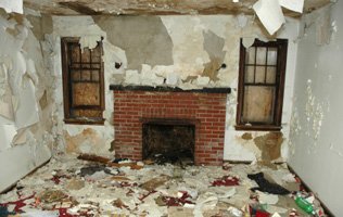 soldiersHistory's tweet photo. Just trashed this house #QuarteringActs #Gates6 https://t.co/QyZIkdtU65