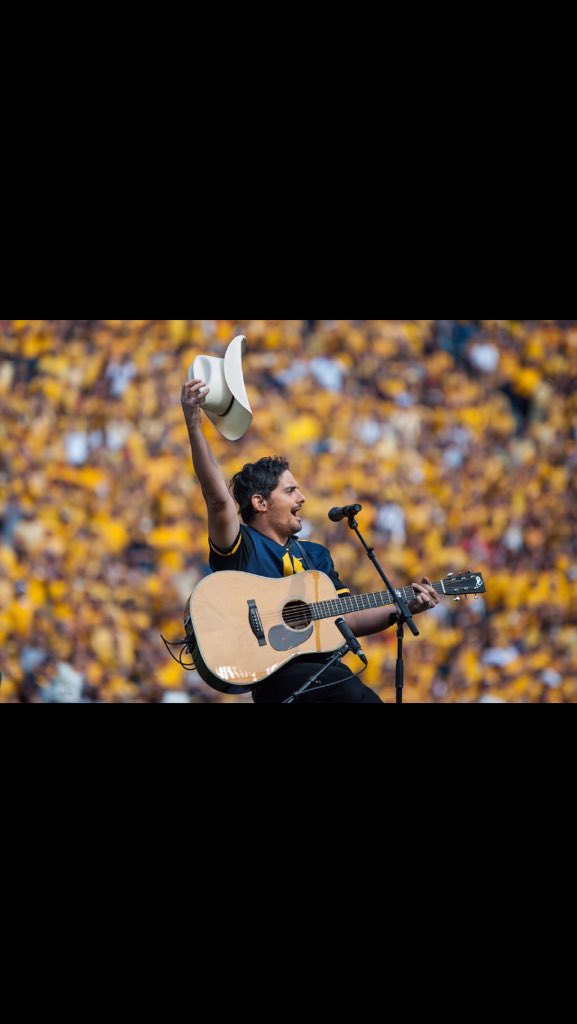 Happy Birthday BRAD PAISLEY! 