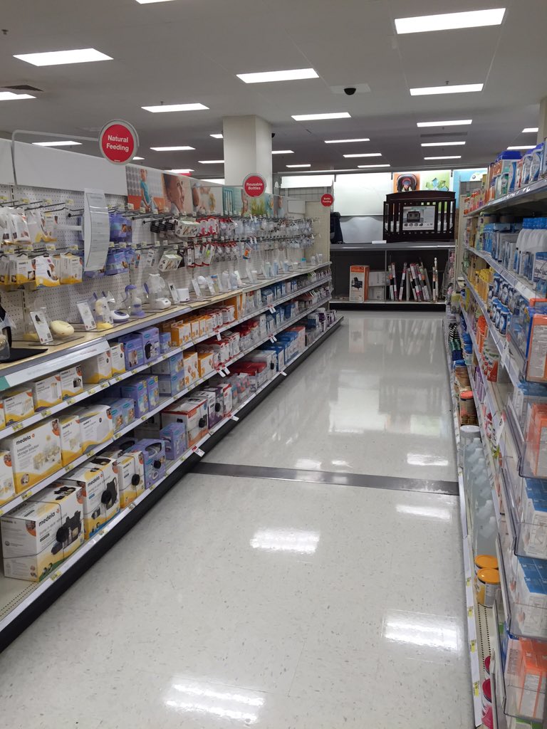 joebe71's tweet photo. Happy Wednesday 4x4 #t1893 #inthestoreONthefloor @JRames13 https://t.co/DvWPH5uLPu