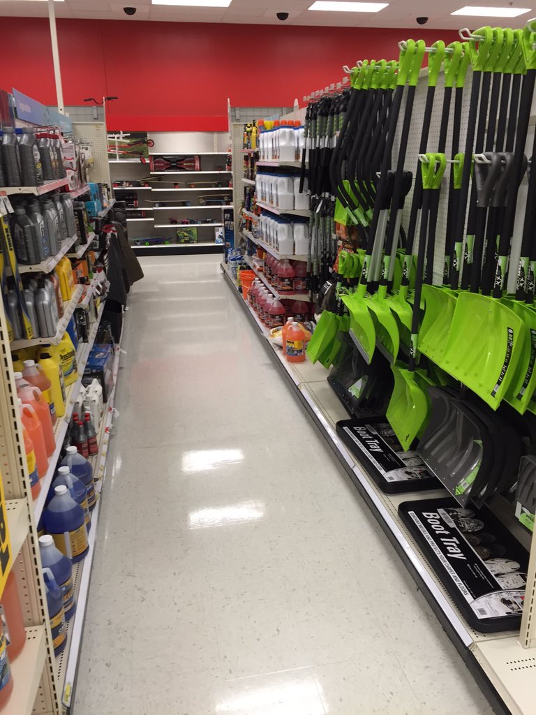 joebe71's tweet photo. Happy Wednesday 4x4 #t1893 #inthestoreONthefloor @JRames13 https://t.co/DvWPH5uLPu