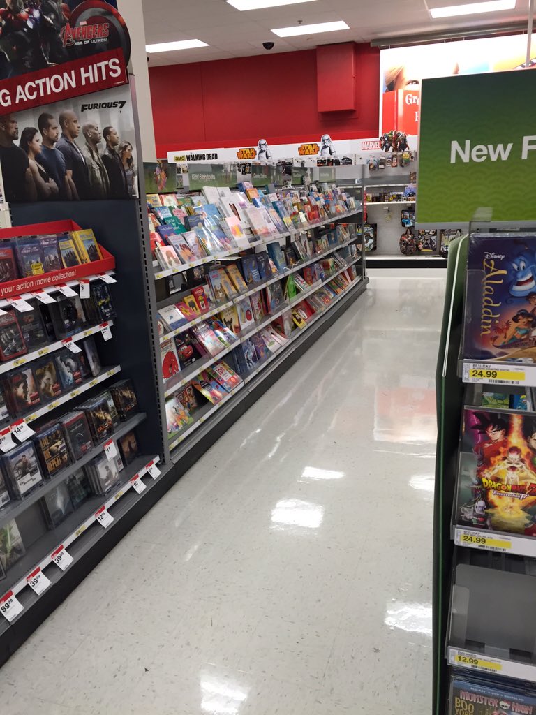 joebe71's tweet photo. Happy Wednesday 4x4 #t1893 #inthestoreONthefloor @JRames13 https://t.co/DvWPH5uLPu