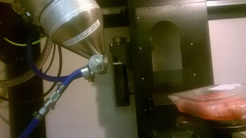 FoodInAbertay's tweet photo. Today we are firing x-rays at fish samples #foodinabertay #foodscienceinaction @AbertayUni https://t.co/q6gTPK0AHS