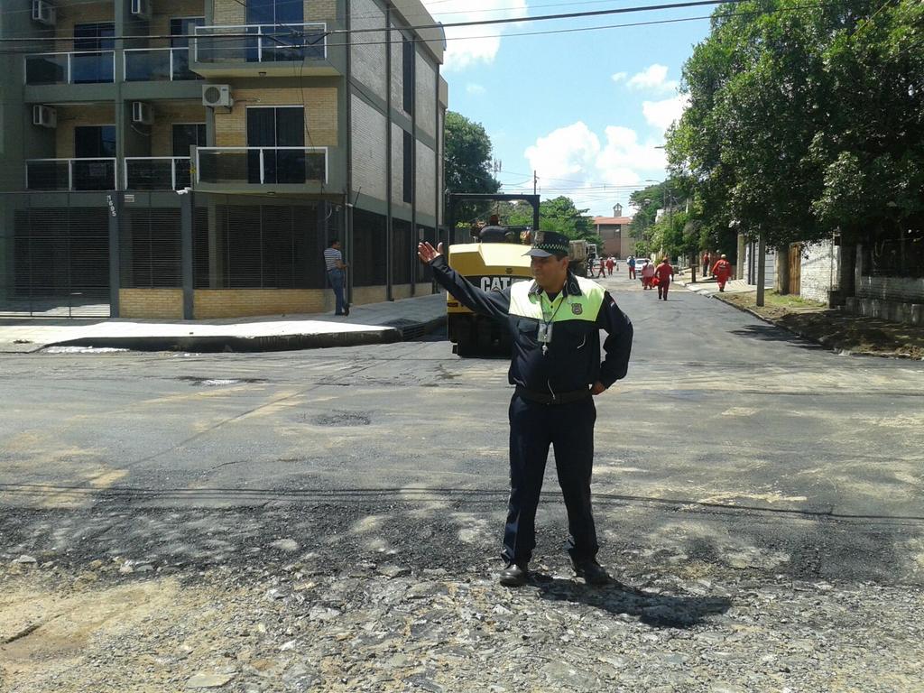 asu_transito's tweet photo. India Juliana y Suarez  recapado en el lugar @AsuncionMuni @HugoRamirezANR @AsuBacheando @MRehnfeldt @CVAmediosPY https://t.co/W640wEi0M8