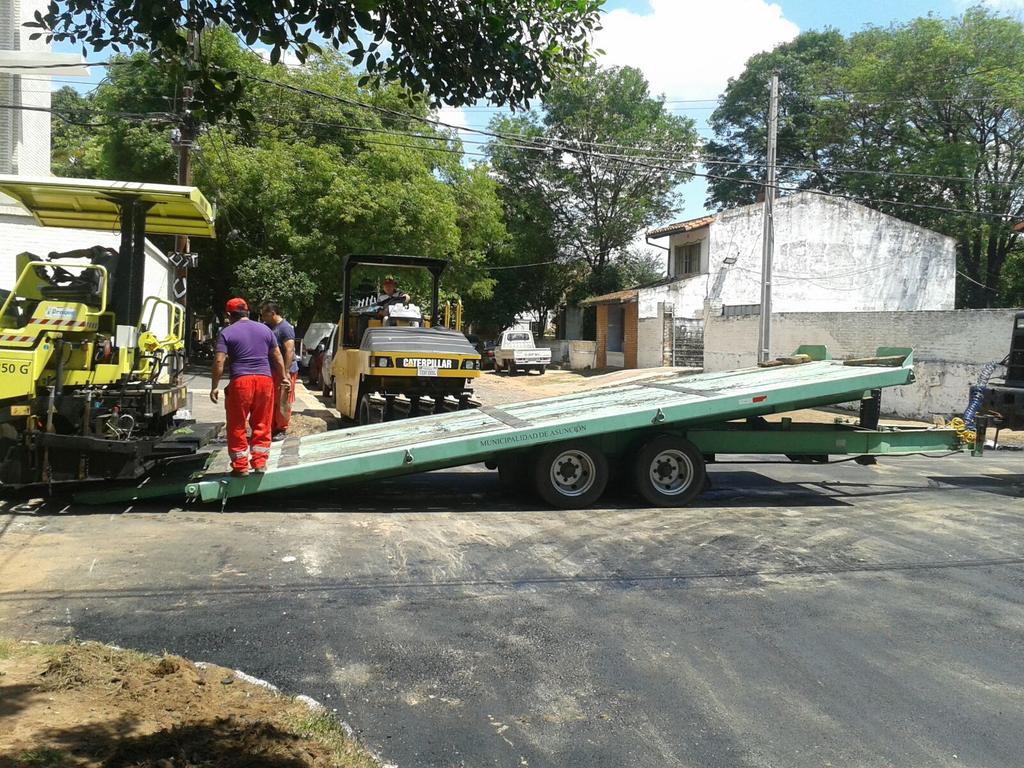 asu_transito's tweet photo. India Juliana y Suarez  recapado en el lugar @AsuncionMuni @HugoRamirezANR @AsuBacheando @MRehnfeldt @CVAmediosPY https://t.co/W640wEi0M8