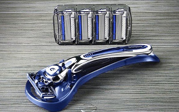 shaveradvice's tweet photo. Introducing the seven-blade razor (because five just wasn't enough) - https://t.co/E2dmH2hzRA #shaving noooooooooo! https://t.co/vUAzZqUO16