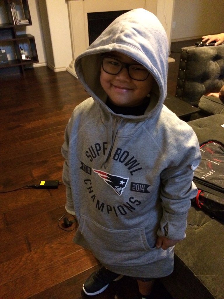 Mia_Maryb's tweet photo. #bradydrew #patnations he is too cute https://t.co/Rnw4ug5iyF