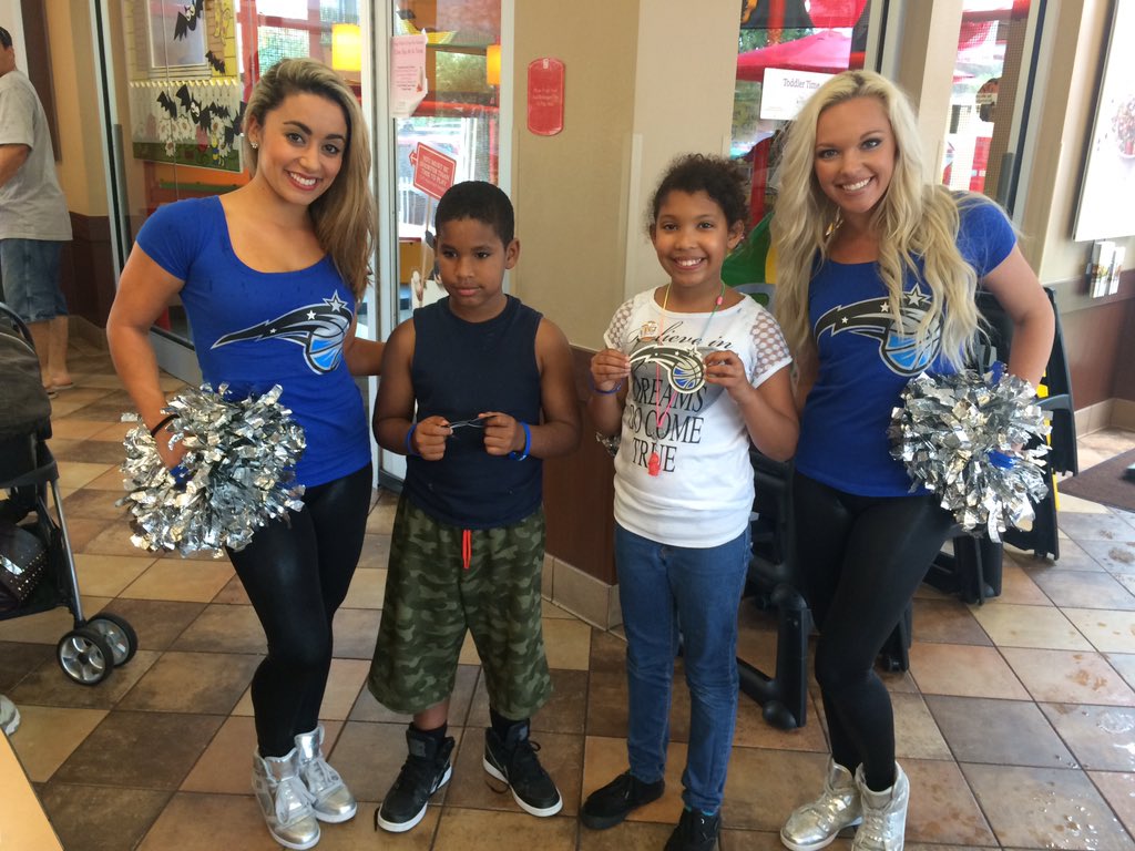 OrlandoMagic's tweet photo. Magnets, magnets, magnets everywhere!! (Well, at Orlando Chick-fil-A restaurants!) #MagicTipOff https://t.co/61JzoCKUZF
