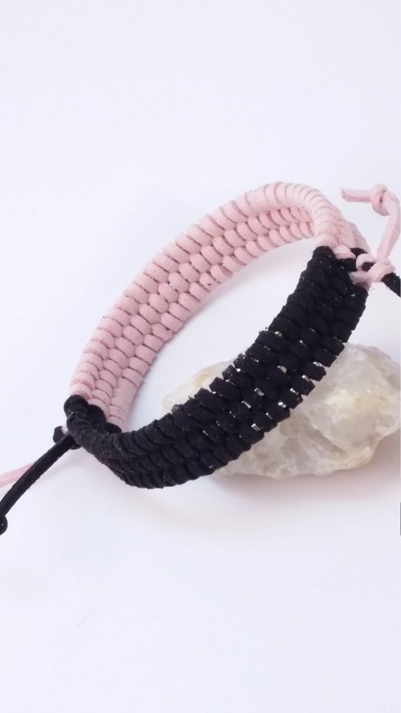 Lynnsgr8byz's tweet photo. Leather Bangle Bracelet https://t.co/xNwLKDC1jG #madeinUSA #hqteam https://t.co/FvgPOmcLQU