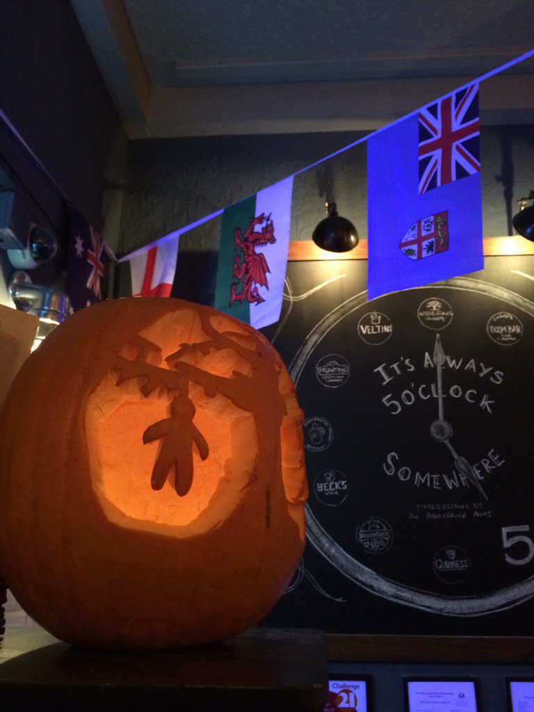 92charchar's tweet photo. It's nearly halloweeeen !!! 🎃👻👻👻🎃🎃🔮🔮🌑🌑😈😈 https://t.co/fdPKDGhJKW
