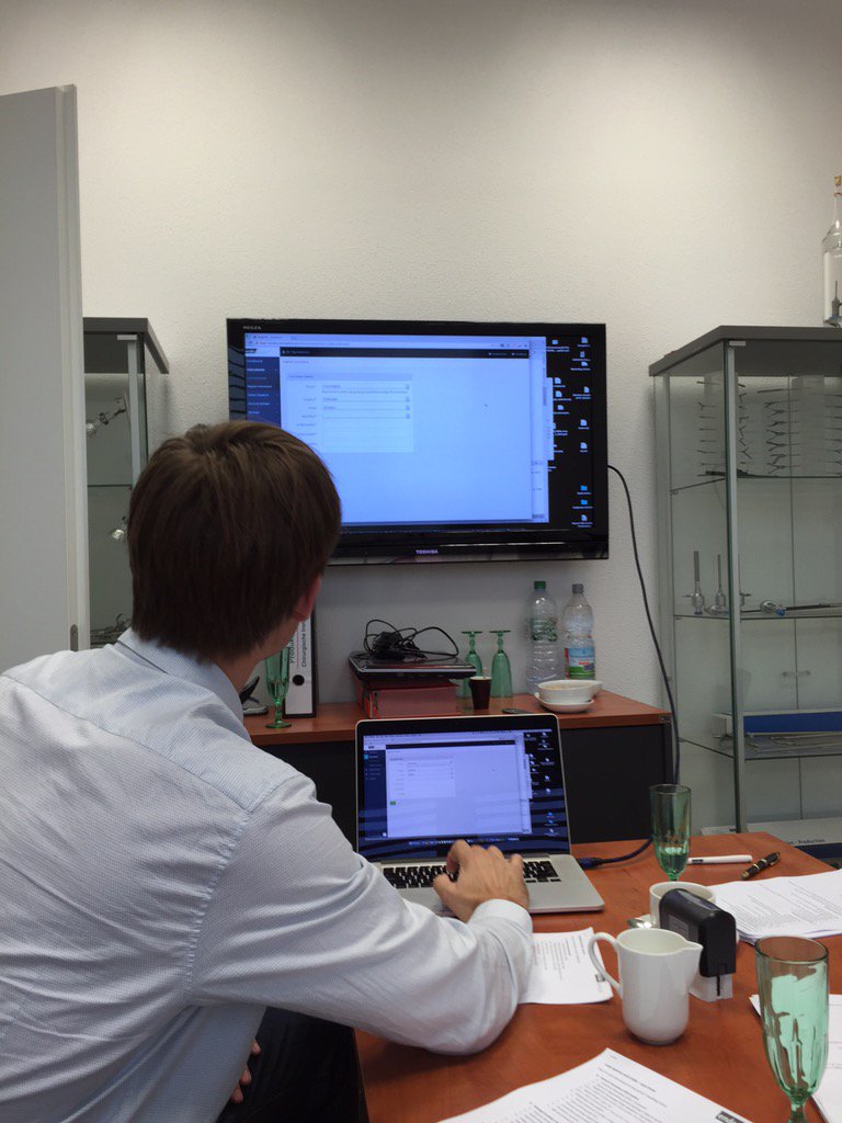Puremedicalnl's tweet photo. Presentatie Scope Exchange portal #endoservicegmbh @ipsumworks https://t.co/UAVTzCzNyg