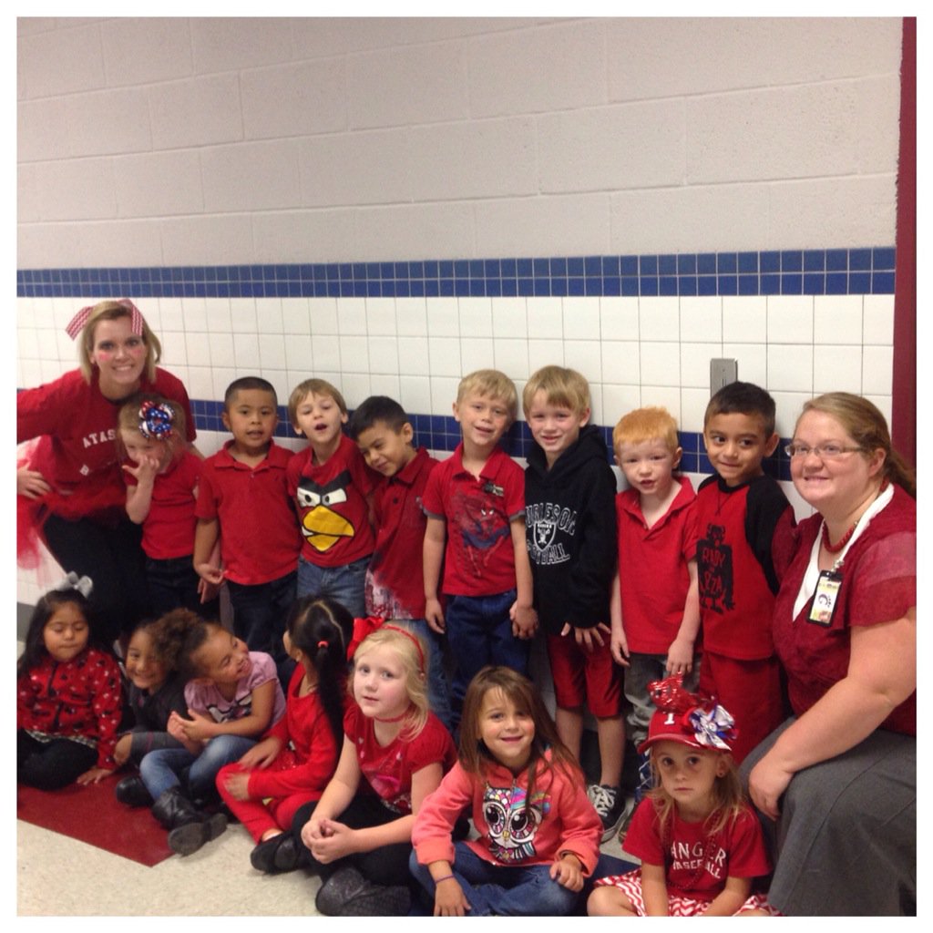 Preklmcfarland's tweet photo. Drugs make us see RED!  Red Ribbon Week 2015 @GodleyISD @GodleyElem https://t.co/TfFD3e1ktB