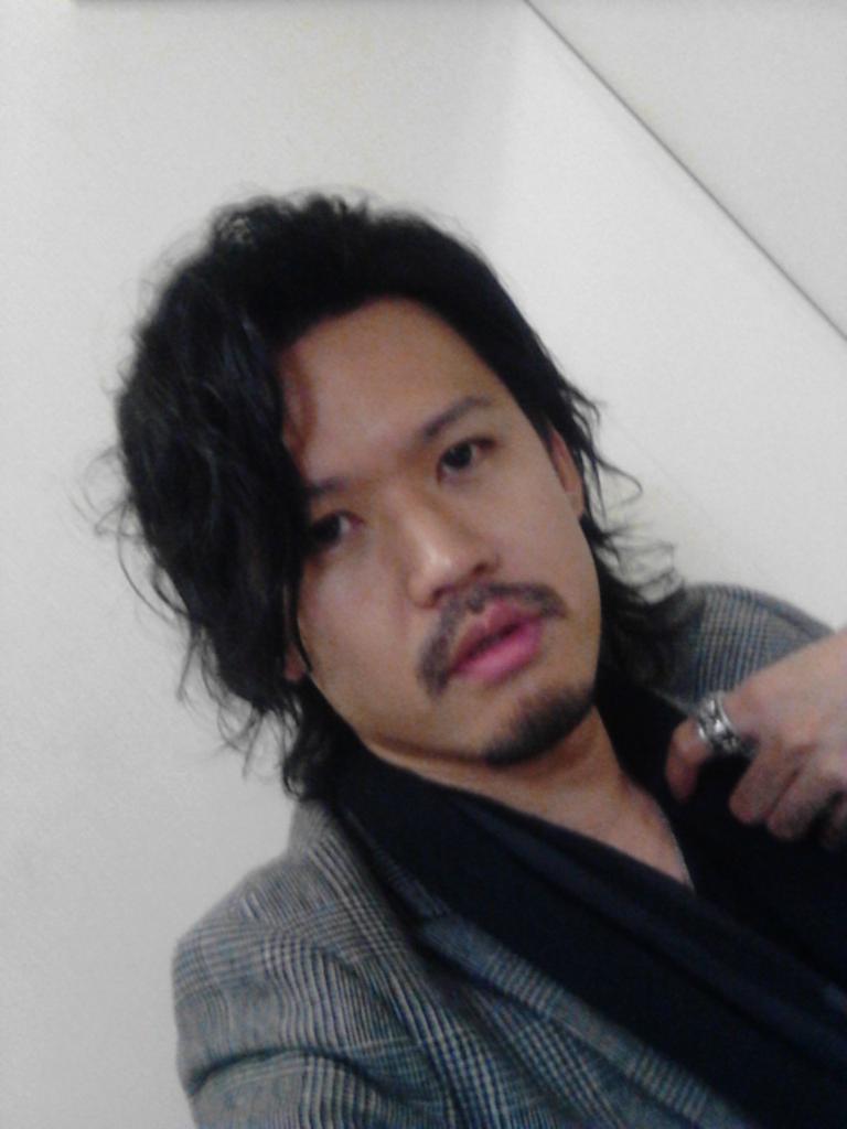 ピスタチオ伊地知 ピスタチオ伊地知改め 元ｎｏ １ホスト嵐がお客様の恋愛相談にのるライブ ありがとうございました 恋に悩める姫様がいる限り ホスト嵐はまた現れることでしょう 明日からはまたピスタチオ伊地知に戻り ますっと