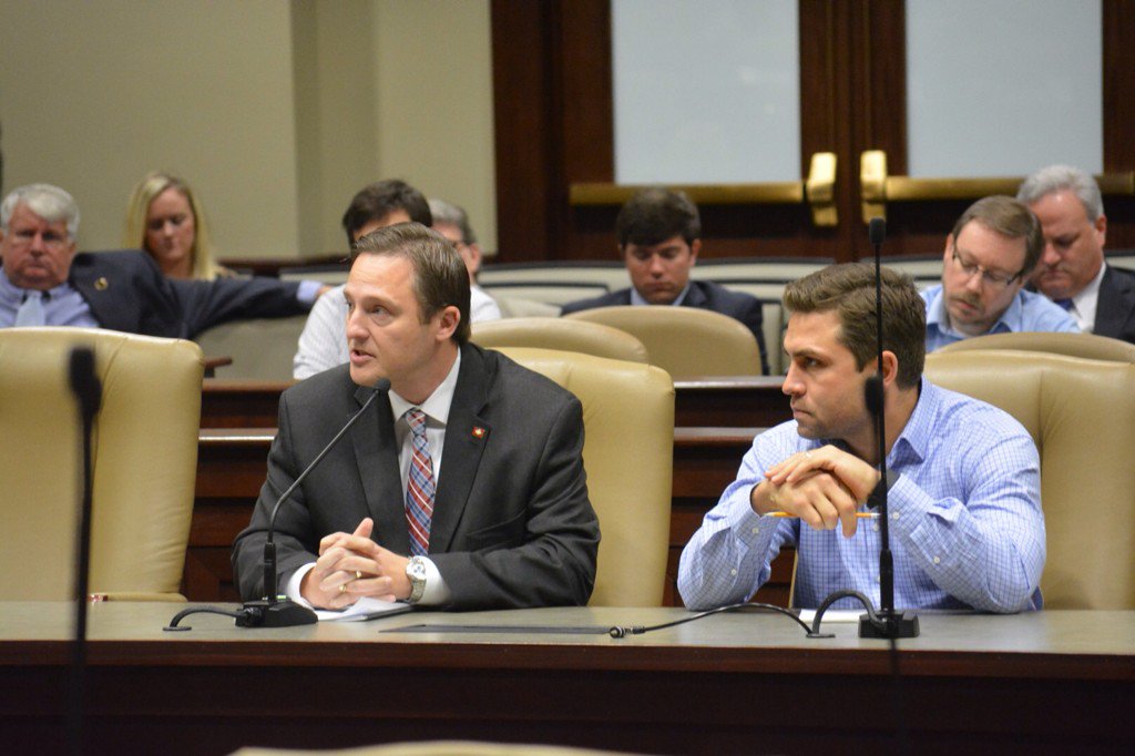 ArkansasHouse's tweet photo. Speaker Gillam now presenting a challenge to committee to expand high speed broadband to every home in AR. https://t.co/AmoeaKpPIc