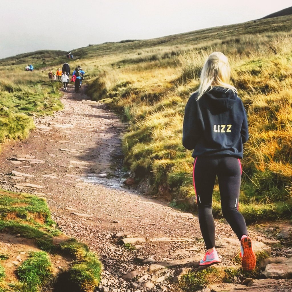 Charl5641's tweet photo. #penyfan #morninghike #random @AbbyMurrayx 😊 https://t.co/FP9s6sRIZx