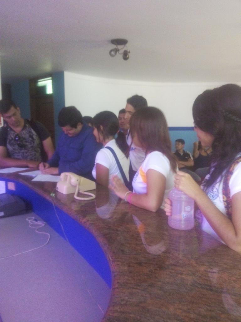 MovF1's tweet photo. @MovF1 No nos retiraremos de las instalaciones hasta no obtener respuesta positiva https://t.co/ITePIJzK4a