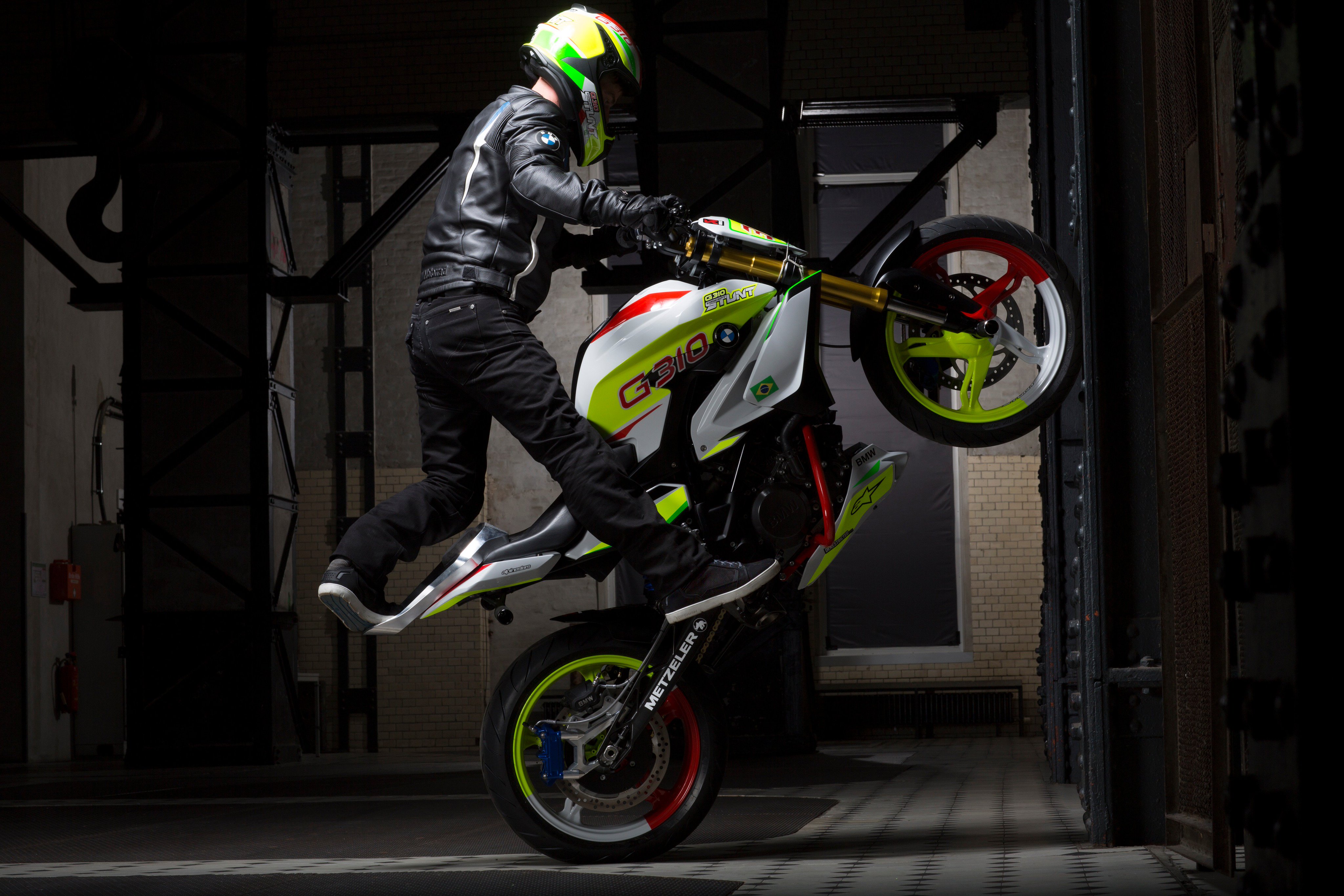 BMW g310 Stunt