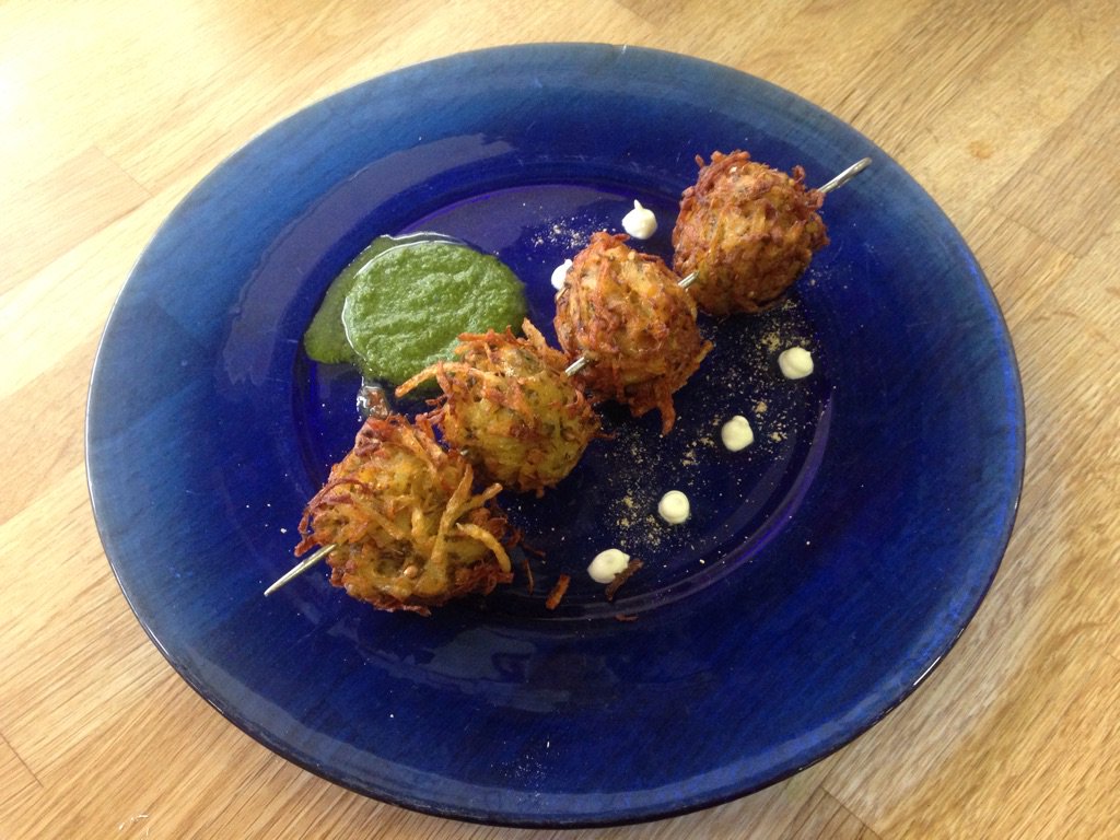 cookingclassnow's tweet photo. Don't @gautamnitin's onion bhajis look amazing?? https://t.co/jkBcG4mGjN