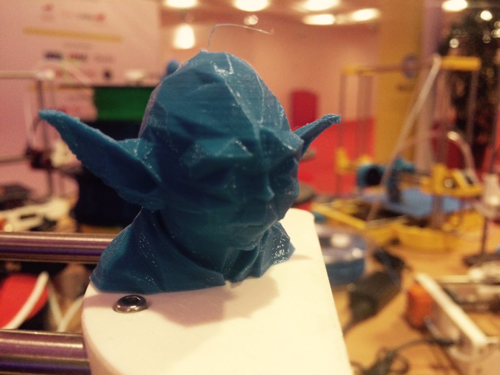 Que la force soit avec les Makers du Maker Innovation Challenge #hackchaton ! <a href="/blendwebmix/">BlendWebMix</a> #BlendWebMix